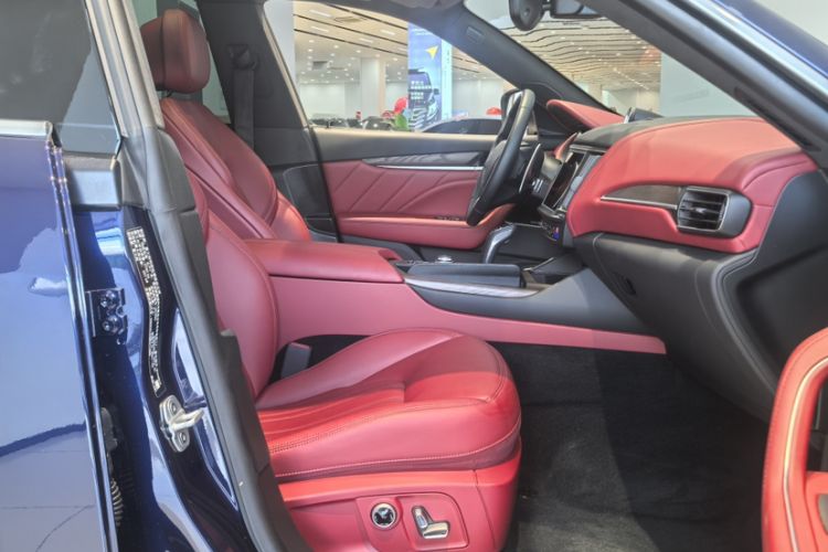 Used Maserati Levante 2021 3.0T Luxury Edition Interior 7