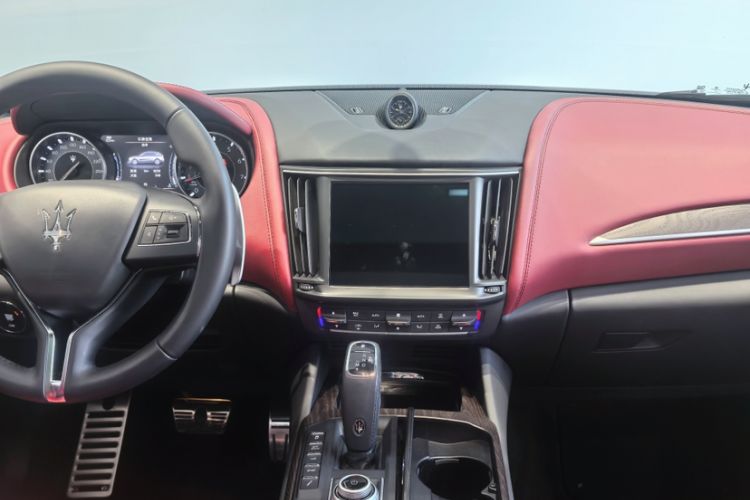 Used Maserati Levante 2021 3.0T Luxury Edition Interior 9