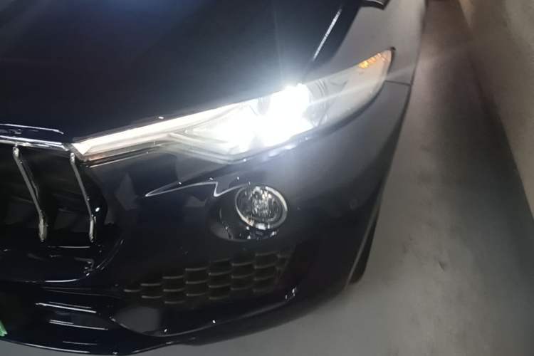 Used Maserati Levante 2021 3.0T Standard Edition Left Front Headlight