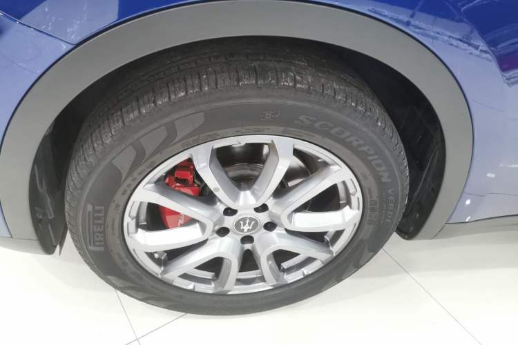 Used Maserati Levante 2021 3.0T Standard Edition Left Front Wheel Hub