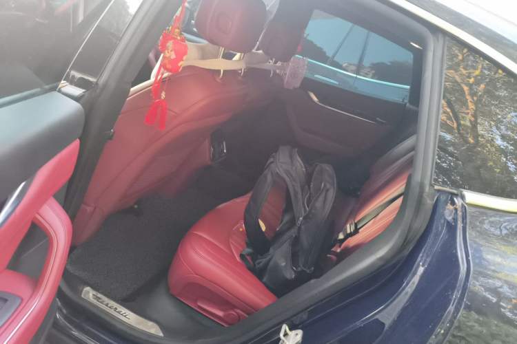 Used Maserati Levante 2021 3.0T Standard Edition Left Rear Seat