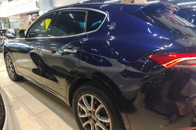 Used Maserati Levante 2021 3.0T Standard Edition Left Side