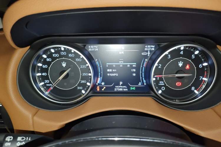 Used Maserati Levante 2021 3.0T Standard Edition Odometer Close Up