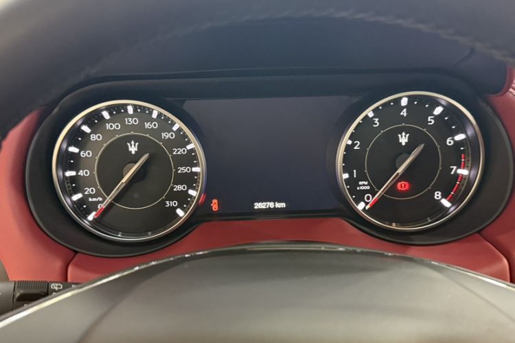 Used Maserati Levante 2021 3.0T Luxury Edition Odometer Close Up