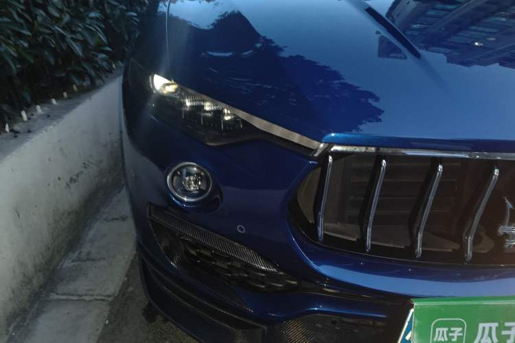 Used Maserati Levante 2021 3.0T Standard Edition Right Front Headlight