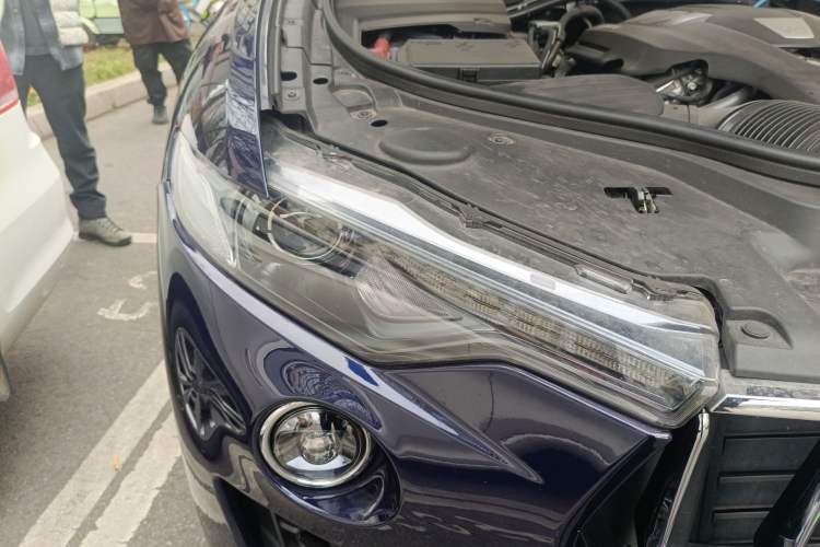 Used Maserati Levante 2021 3.0T Standard Edition Right Front Headlight