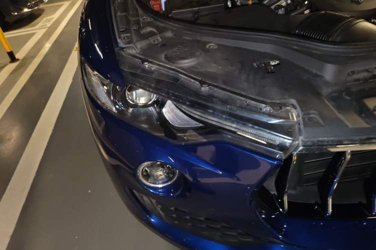 Used Maserati Levante 2021 3.0T Standard Edition Right Front Headlight