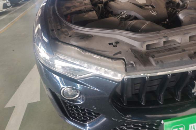 Used Maserati Levante 2021 3.0T Standard Edition Right Front Headlight