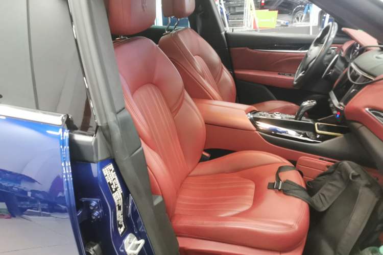 Used Maserati Levante 2021 3.0T Standard Edition Right Front Seat