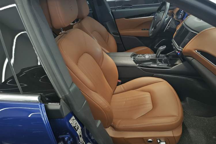 Used Maserati Levante 2021 3.0T Standard Edition Right Front Seat