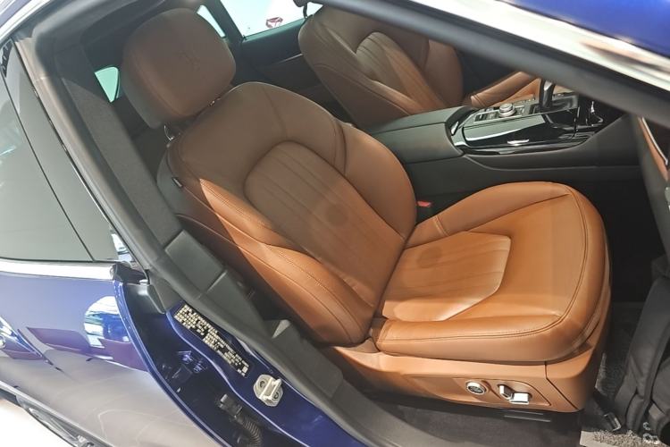 Used Maserati Levante 2021 3.0T Standard Edition Right Front Seat