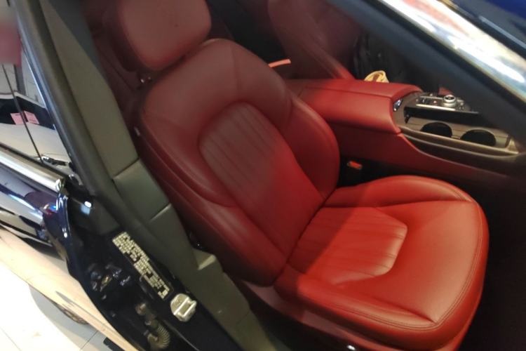 Used Maserati Levante 2021 3.0T Standard Edition Right Front Seat