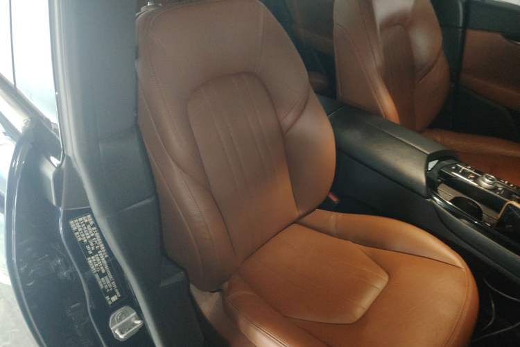 Used Maserati Levante 2021 3.0T Standard Edition Right Front Seat