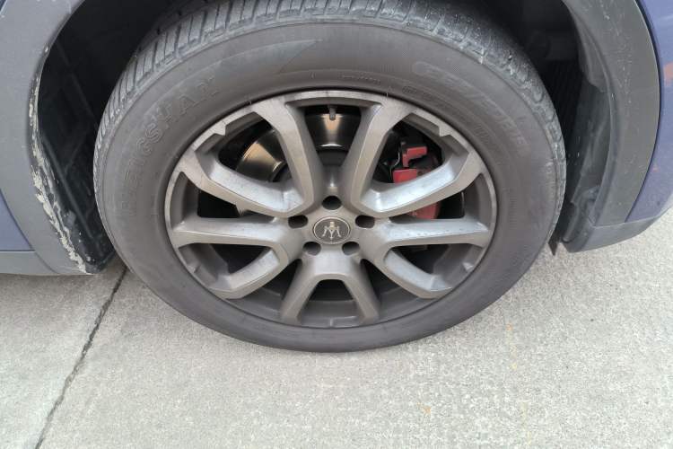 Used Maserati Levante 2021 3.0T Standard Edition Right Front Wheel Hub
