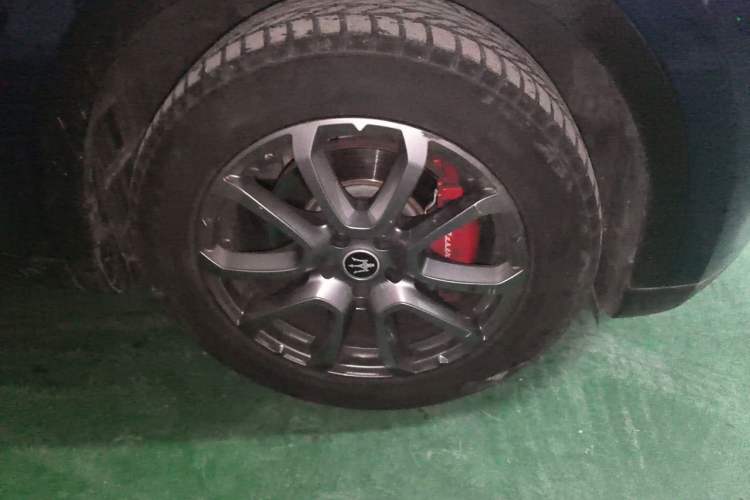 Used Maserati Levante 2021 3.0T Standard Edition Right Front Wheel Hub
