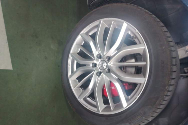 Used Maserati Levante 2021 3.0T Standard Edition Right Front Wheel Hub