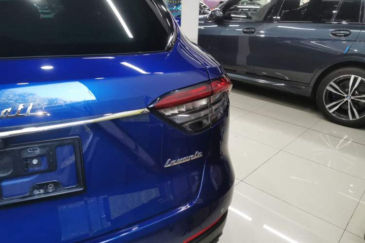 Used Maserati Levante 2021 3.0T Standard Edition Right Rear Taillight