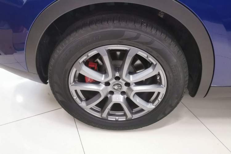 Used Maserati Levante 2021 3.0T Standard Edition Right Rear Wheel Hub