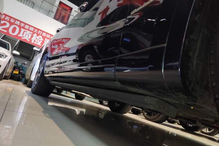 Used Maserati Levante 2021 3.0T Standard Edition Right Side Sill