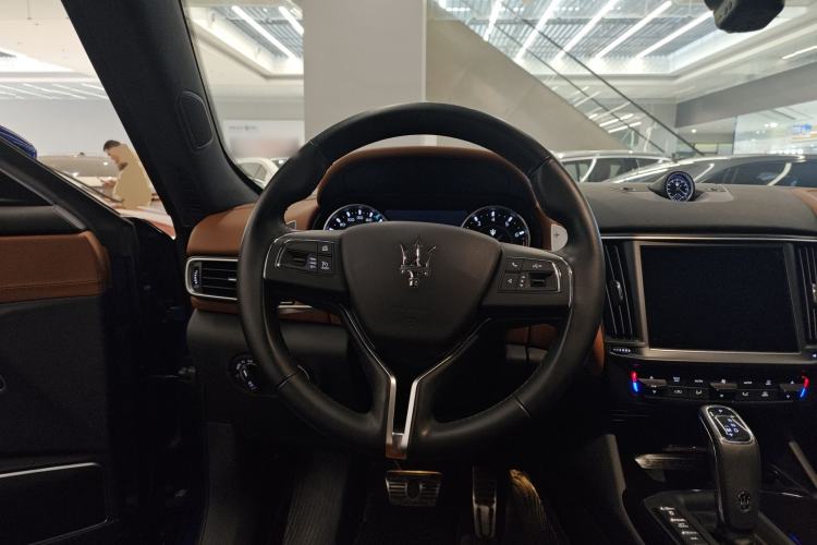Used Maserati Levante 2021 3.0T Standard Edition Steering Wheel