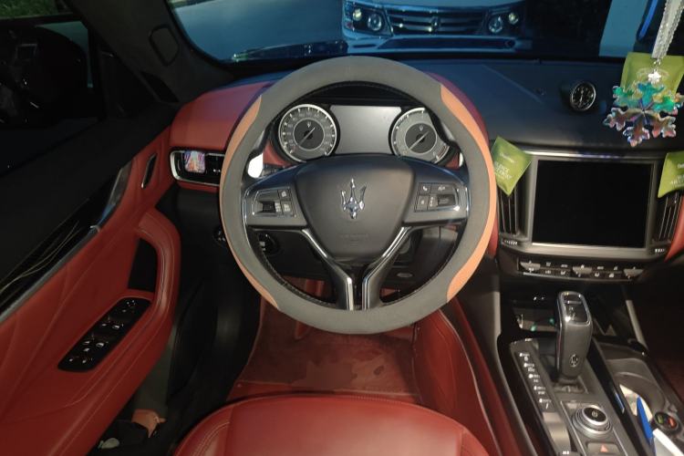 Used Maserati Levante 2021 3.0T Standard Edition Steering Wheel