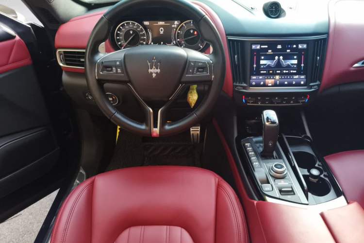 Used Maserati Levante 2021 3.0T Standard Edition Steering Wheel