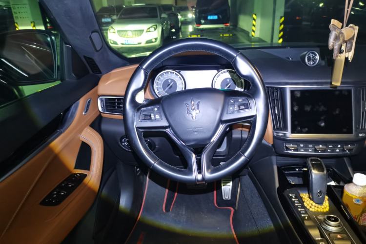 Used Maserati Levante 2021 3.0T Standard Edition Steering Wheel