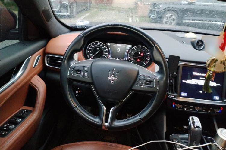 Used Maserati Levante 2021 3.0T Standard Edition Steering Wheel