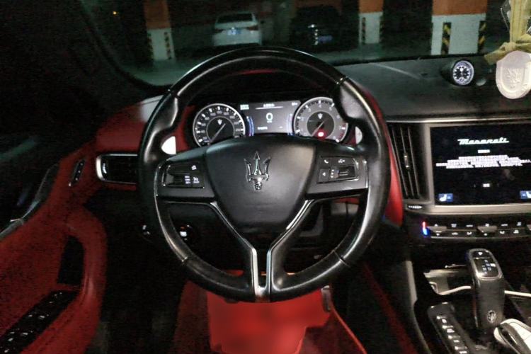 Used Maserati Levante 2021 3.0T Standard Edition Steering Wheel