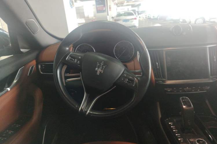 Used Maserati Levante 2021 3.0T Standard Edition Steering Wheel