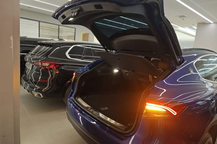 Used Maserati Levante 2021 3.0T Standard Edition Trunk
