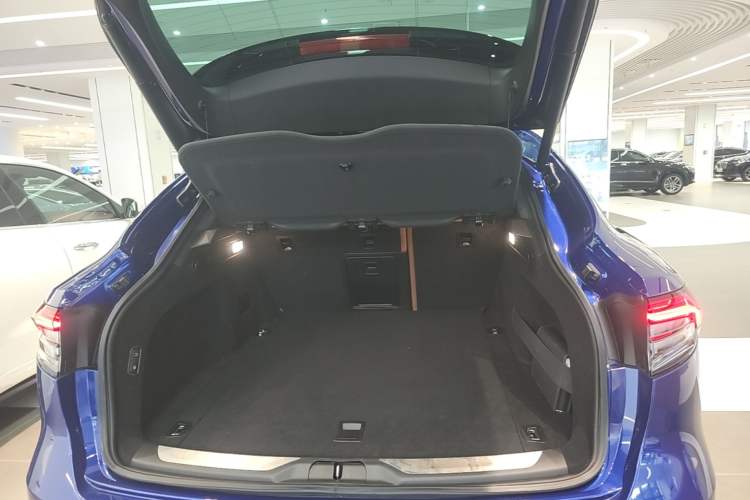 Used Maserati Levante 2021 3.0T Standard Edition Trunk