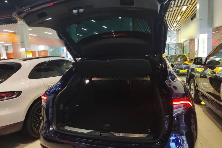 Used Maserati Levante 2021 3.0T Standard Edition Trunk