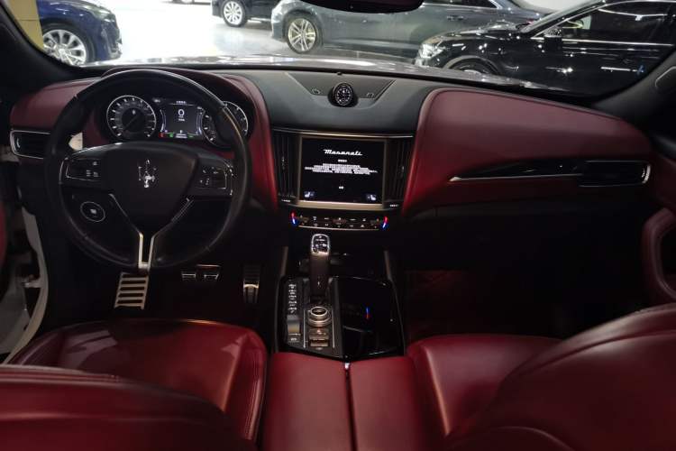 Used Maserati Levante 2021 3.0T Standard Edition Center Console