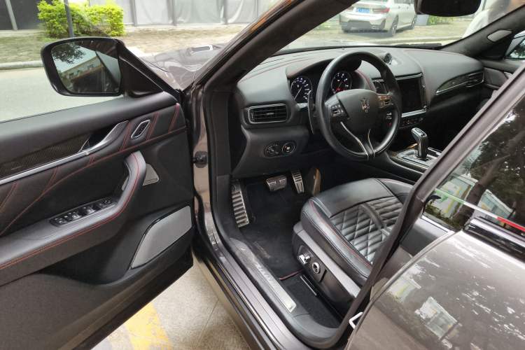 Used Maserati Levante 2021 3.8T Trofeo Driver Seat