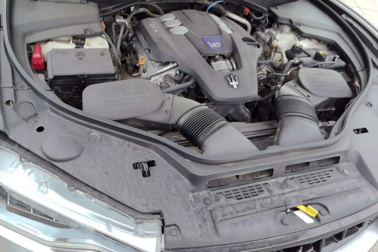 Used Maserati Levante  Engine Bay