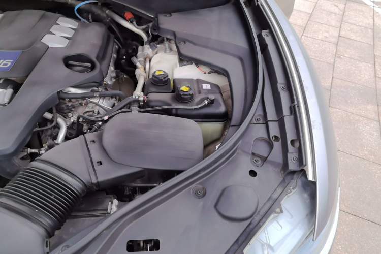 Used Maserati Levante  Engine Bay Left