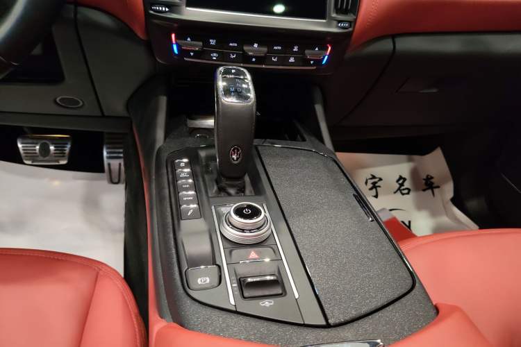 Used Maserati Levante 2021 3.0T Standard Edition Gear Lever