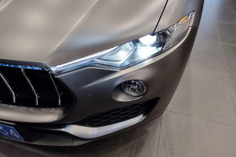 Used Maserati Levante 2021 3.0T Standard Edition Left Front Headlight