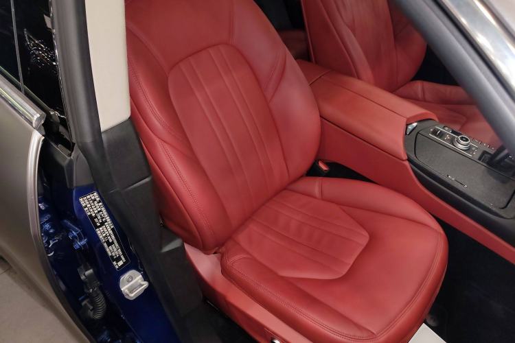 Used Maserati Levante 2021 3.0T Standard Edition Right Front Seat