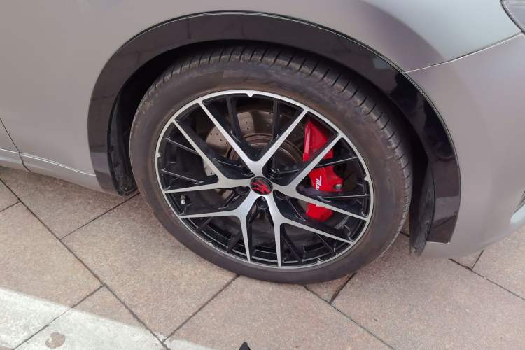 Used Maserati Levante  Right Front Wheel Hub