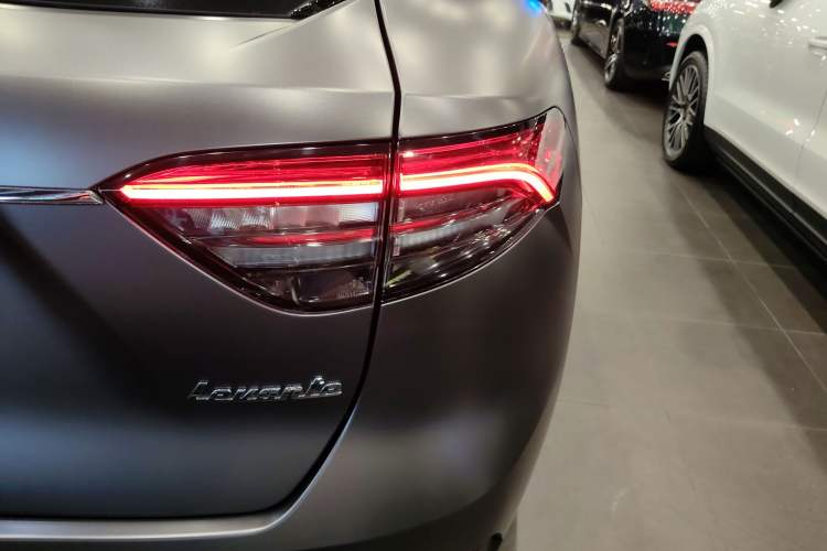 Used Maserati Levante 2021 3.0T Standard Edition Right Rear Taillight