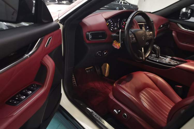 Used Maserati Levante 2021 3.0T Standard Edition Driver Seat