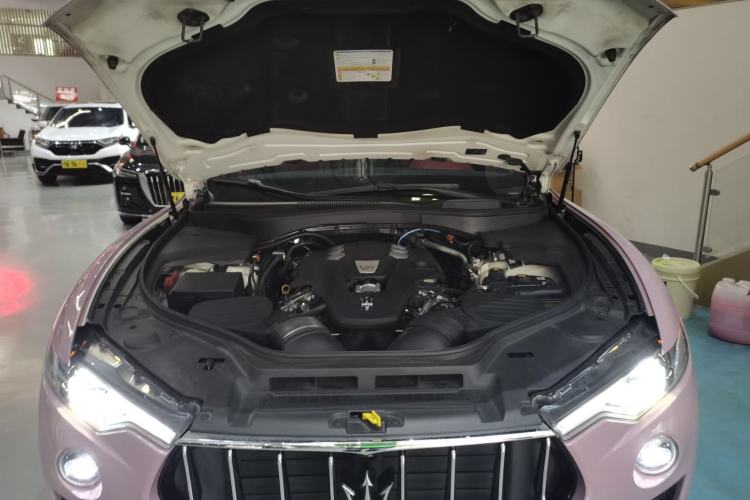 Used Maserati Levante 2021 3.0T Standard Edition Engine Bay