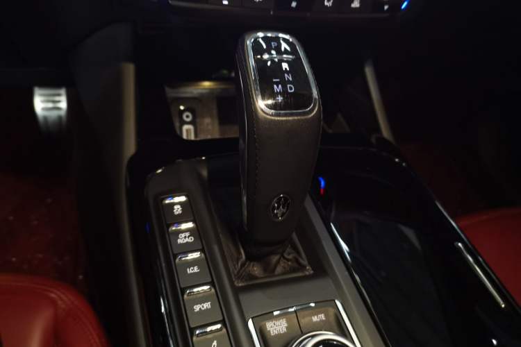 Used Maserati Levante 2021 3.0T Standard Edition Gear Lever
