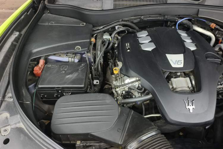 Used Maserati Levante 2021 3.0T Standard Edition Engine Bay Right
