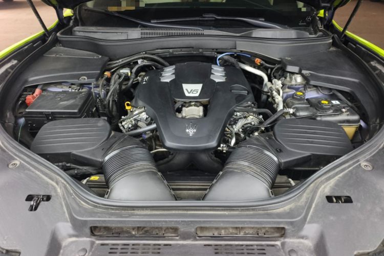 Used Maserati Levante 2021 3.0T Standard Edition Engine Bay