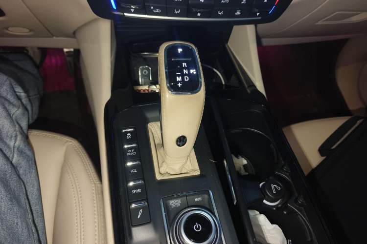 Used Maserati Levante 2021 3.0T Standard Edition Gear Lever