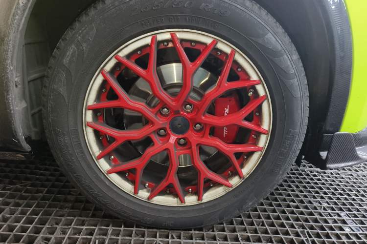 Used Maserati Levante 2021 3.0T Standard Edition Right Front Wheel Hub
