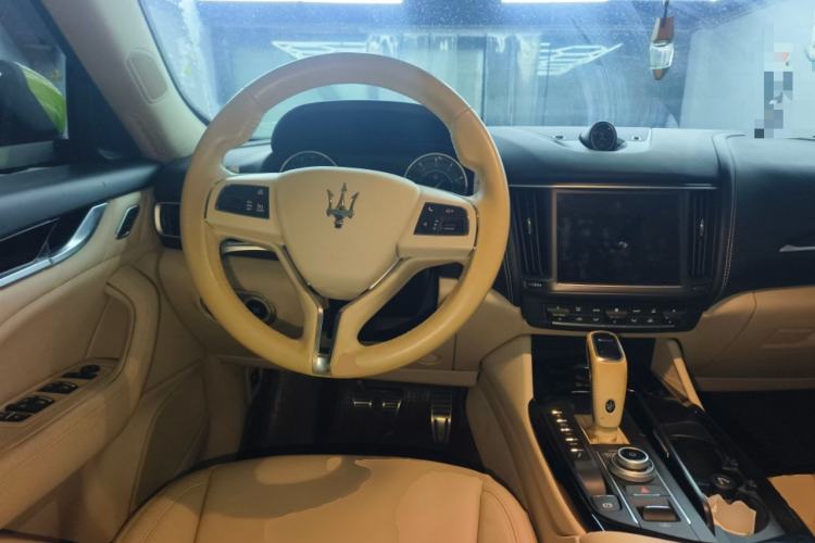 Used Maserati Levante 2021 3.0T Standard Edition Steering Wheel